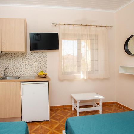 Eros Appartments Kalamitsi  Luaran gambar